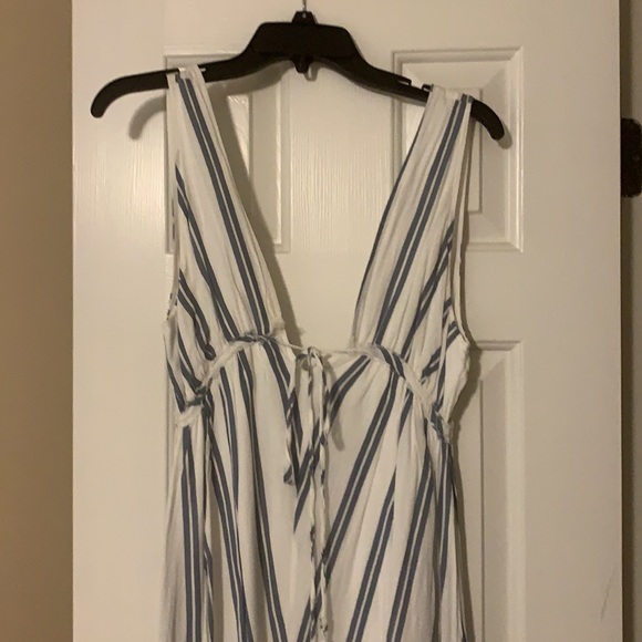 Front and back low V dress, worn once - Picture 2 of 2